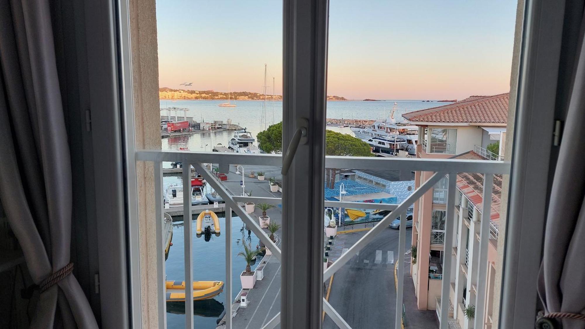 Boutique Apartment Hirondelle Port Fréjus エクステリア 写真