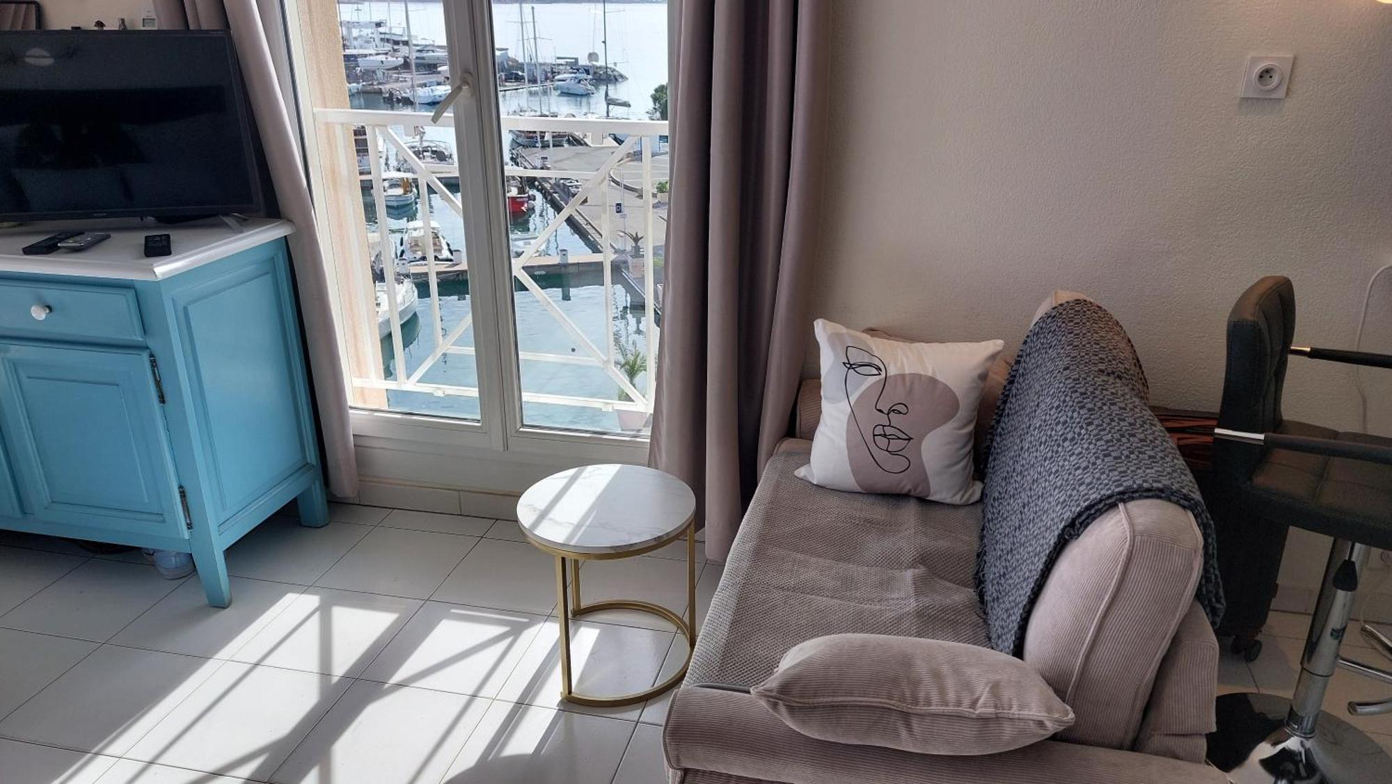 Boutique Apartment Hirondelle Port Fréjus エクステリア 写真