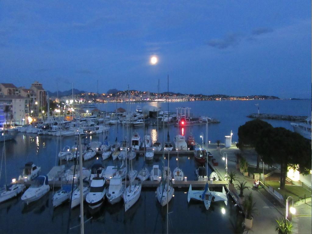 Boutique Apartment Hirondelle Port Fréjus エクステリア 写真